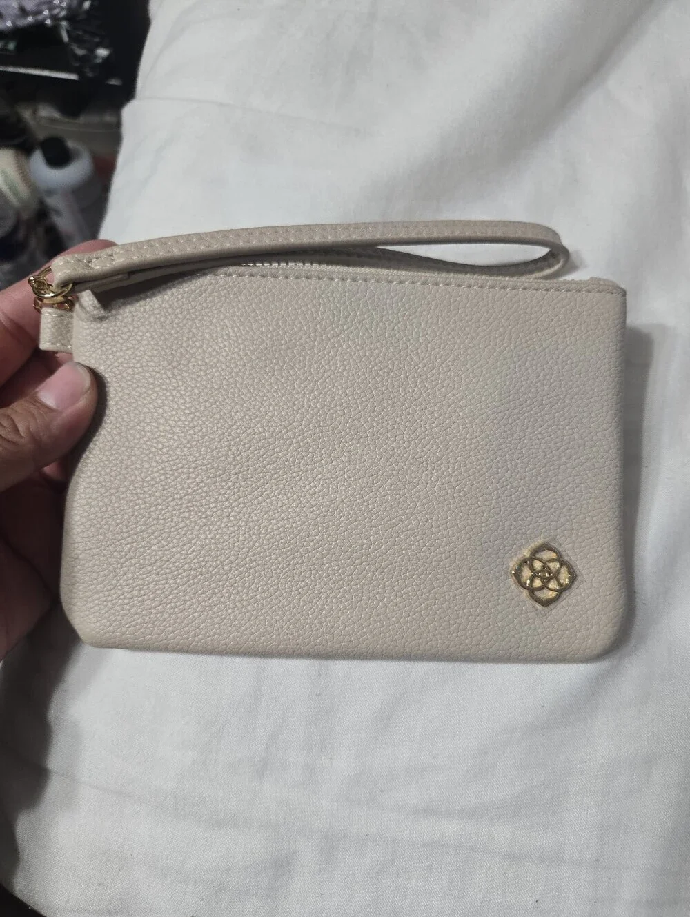 Kendra Scott Cream Color Wristlet New Without Tags
